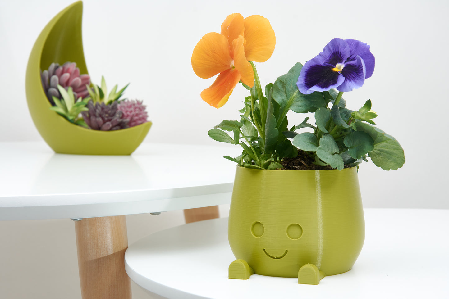 Cute plant pot Smiling Pot Smiley Face Pot Sprinkle Some Joy in Your Plant Corner Playful Planter A Dash of Humor for Your Indoor Garden