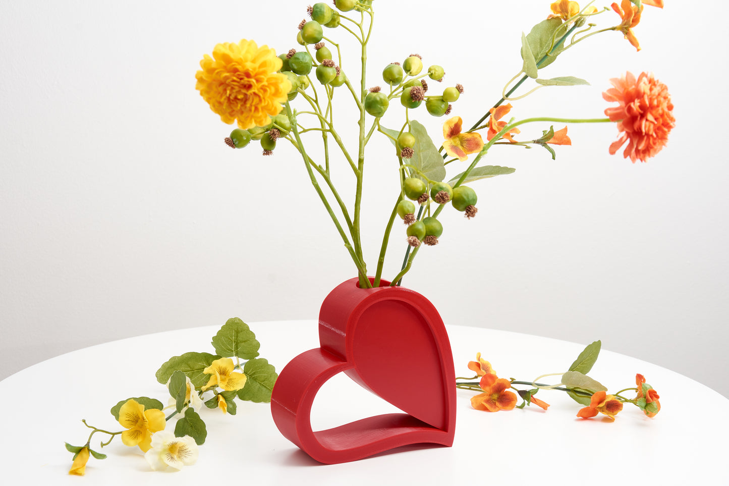 Heart Shaped Vase Pot for Dried Flowers Romantic Love Symbol Decorative flower Vase Home Decor Accent Gift for Plant Lover Symbol of love