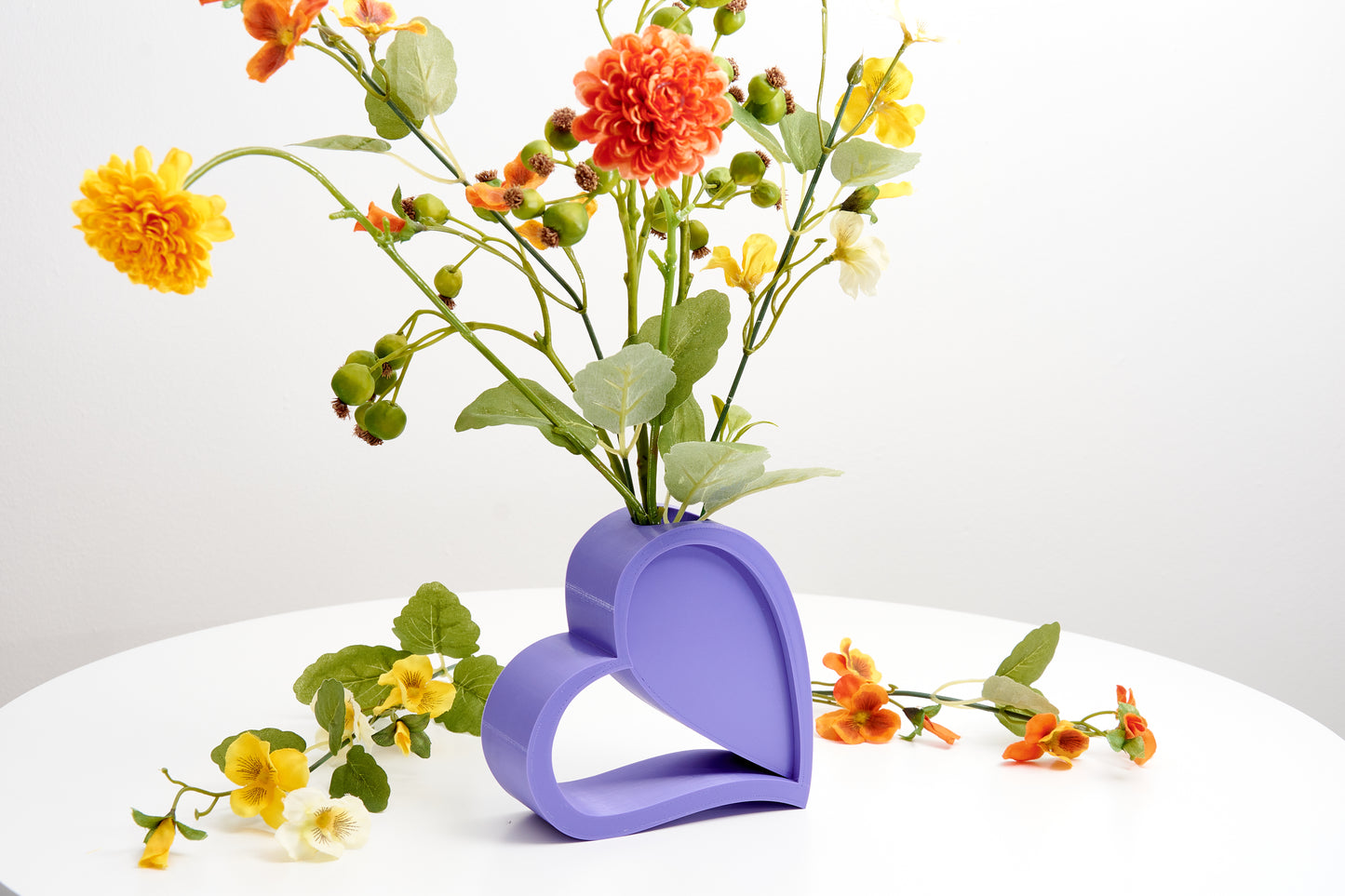 Heart Shaped Vase Pot for Dried Flowers Romantic Love Symbol Decorative flower Vase Home Decor Accent Gift for Plant Lover Symbol of love