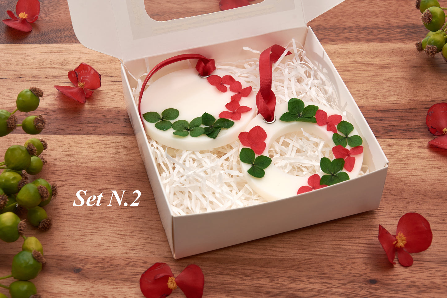 Hanging Soy Wax Sachets – Scented  Aroma Tablet – Wardrobe Fresheners – Festive Wax Ornaments ( Set of 2/4 in Box)