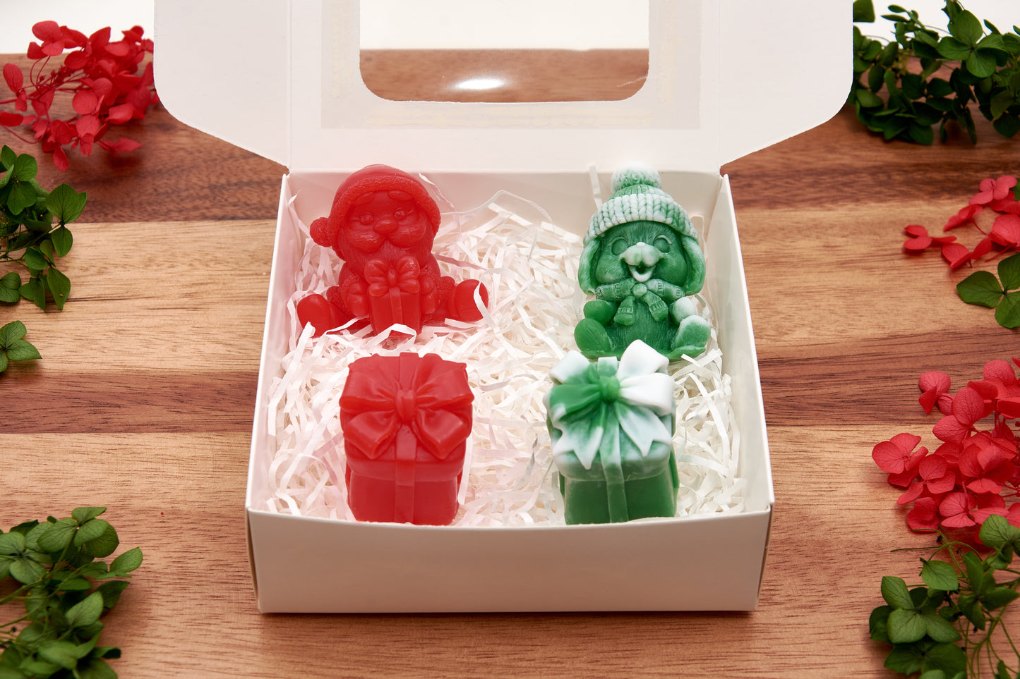 Christmas Scented Soap Favor: Mini Holiday Soaps – Stocking Fillers – Gift for Guests (Set of 4)