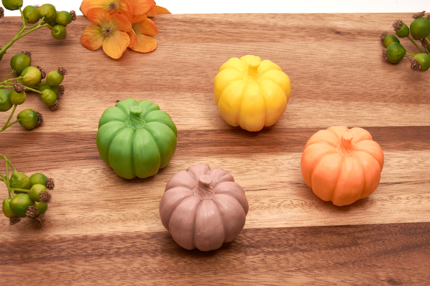 Pumpkin Soaps – Assorted Scents – Halloween and Autumn Gift – 4 Pieces in a Luxury White Box