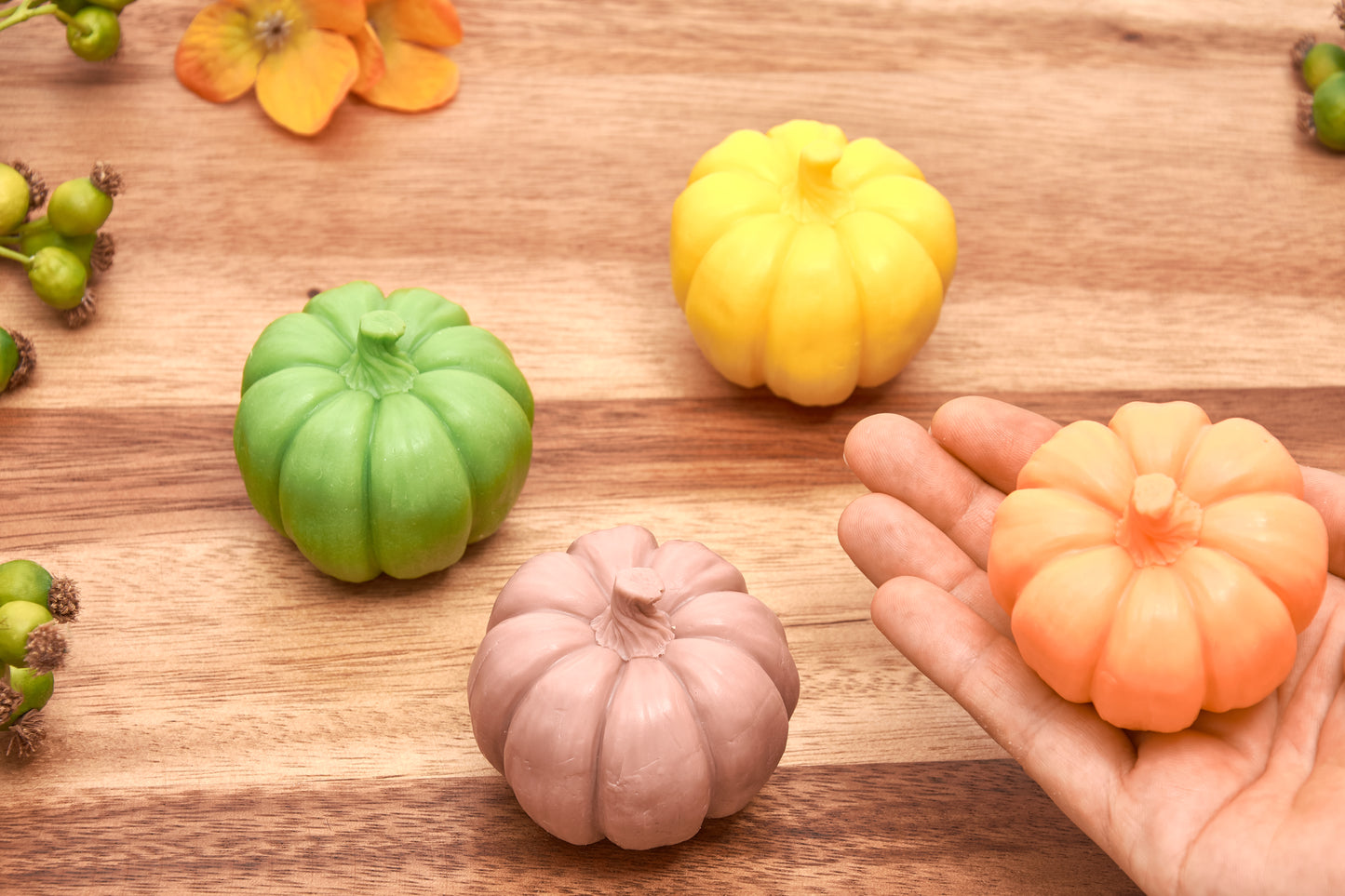 Pumpkin Soaps – Assorted Scents – Halloween and Autumn Gift – 4 Pieces in a Luxury White Box