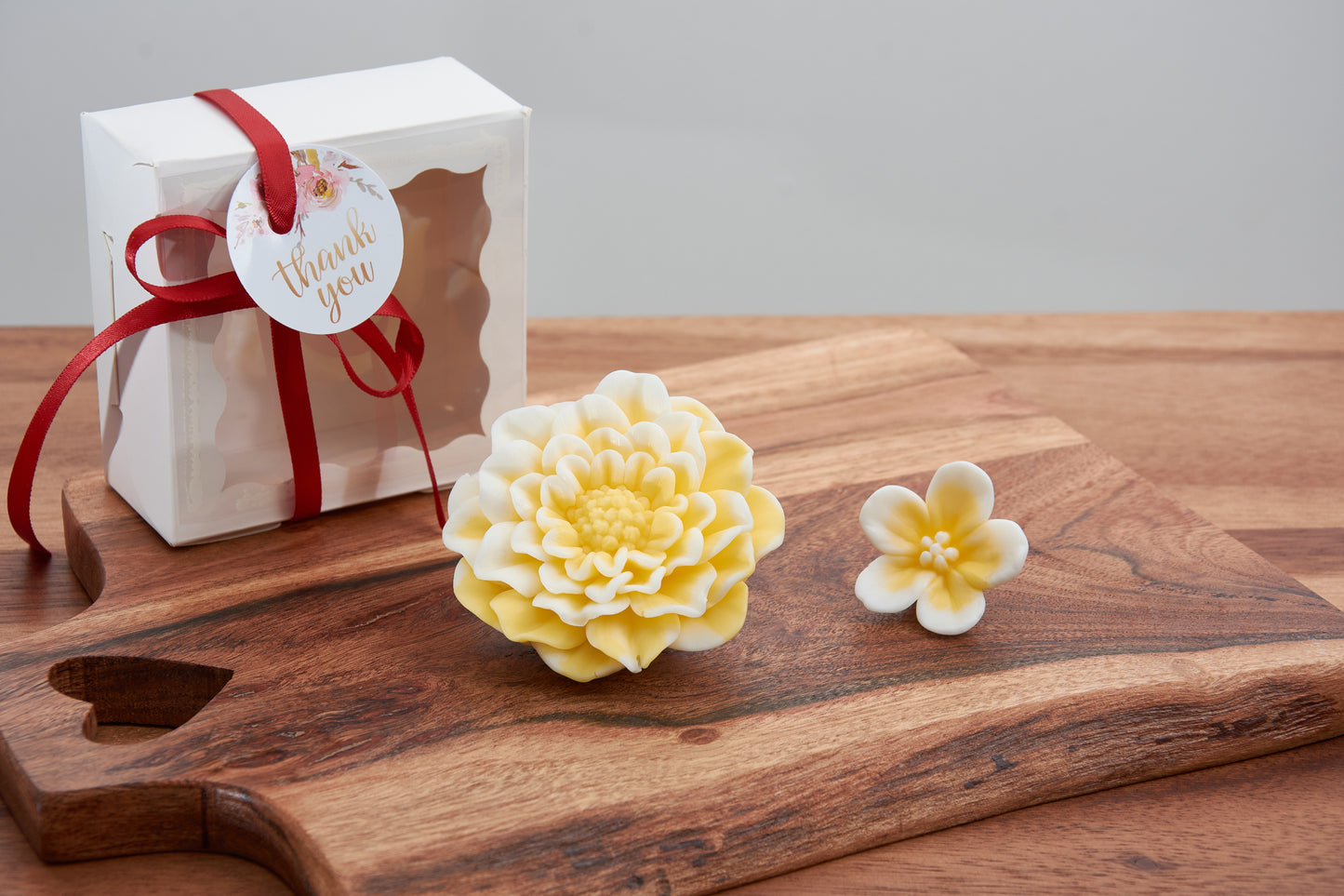 Dahlia & Cherry Blossom Soap Flower Set | Elegant Gift for Mother's Day, Birthdays, and Special Occasions | Wedding Favors | Scented Soap