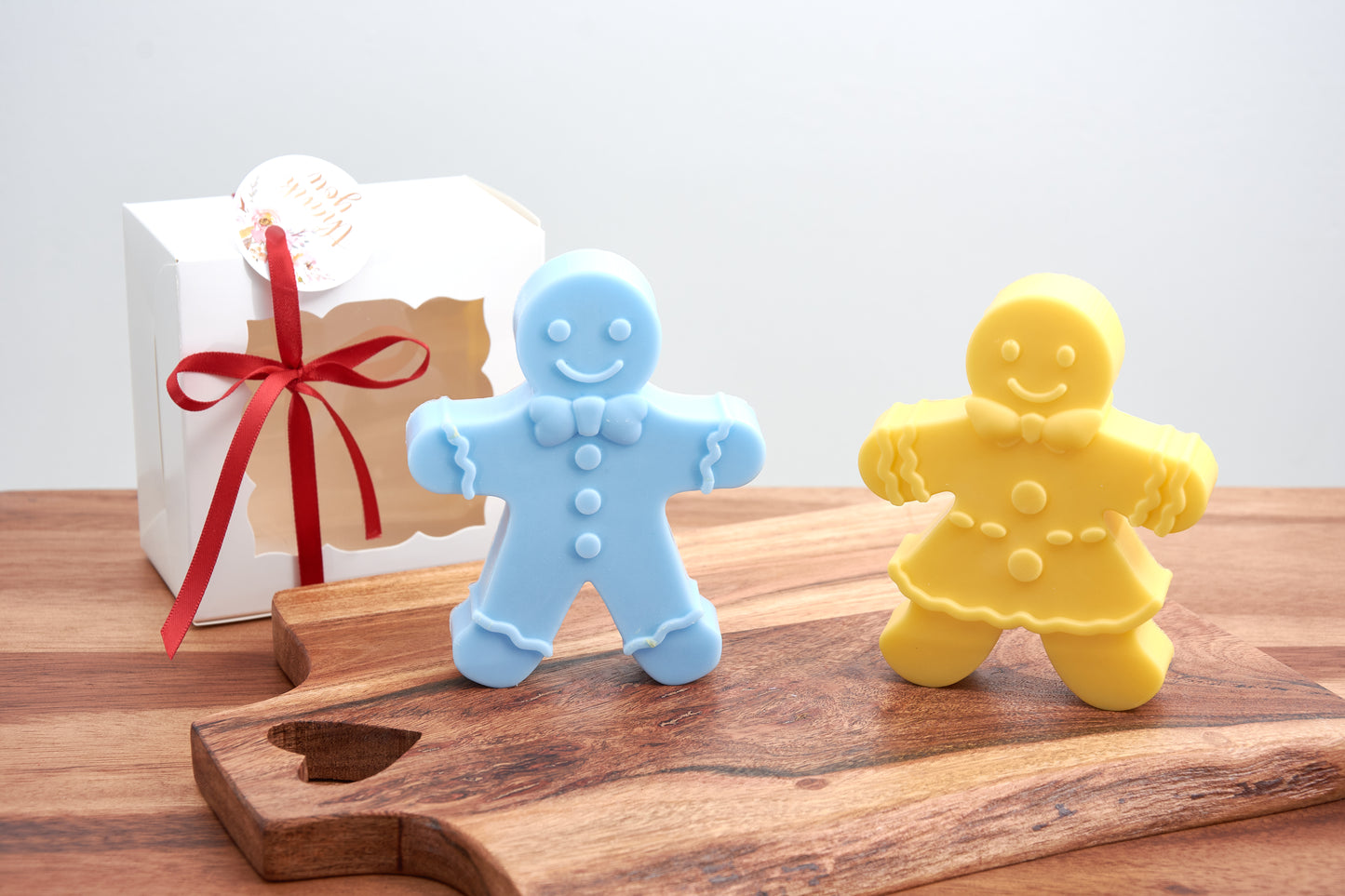 Gingerbread Soap Figurines | Gingerbread Man & Woman | Cute Christmas Soap | Holiday decorations |  Scented Soap | Christmas Party Favors | Soap Bar