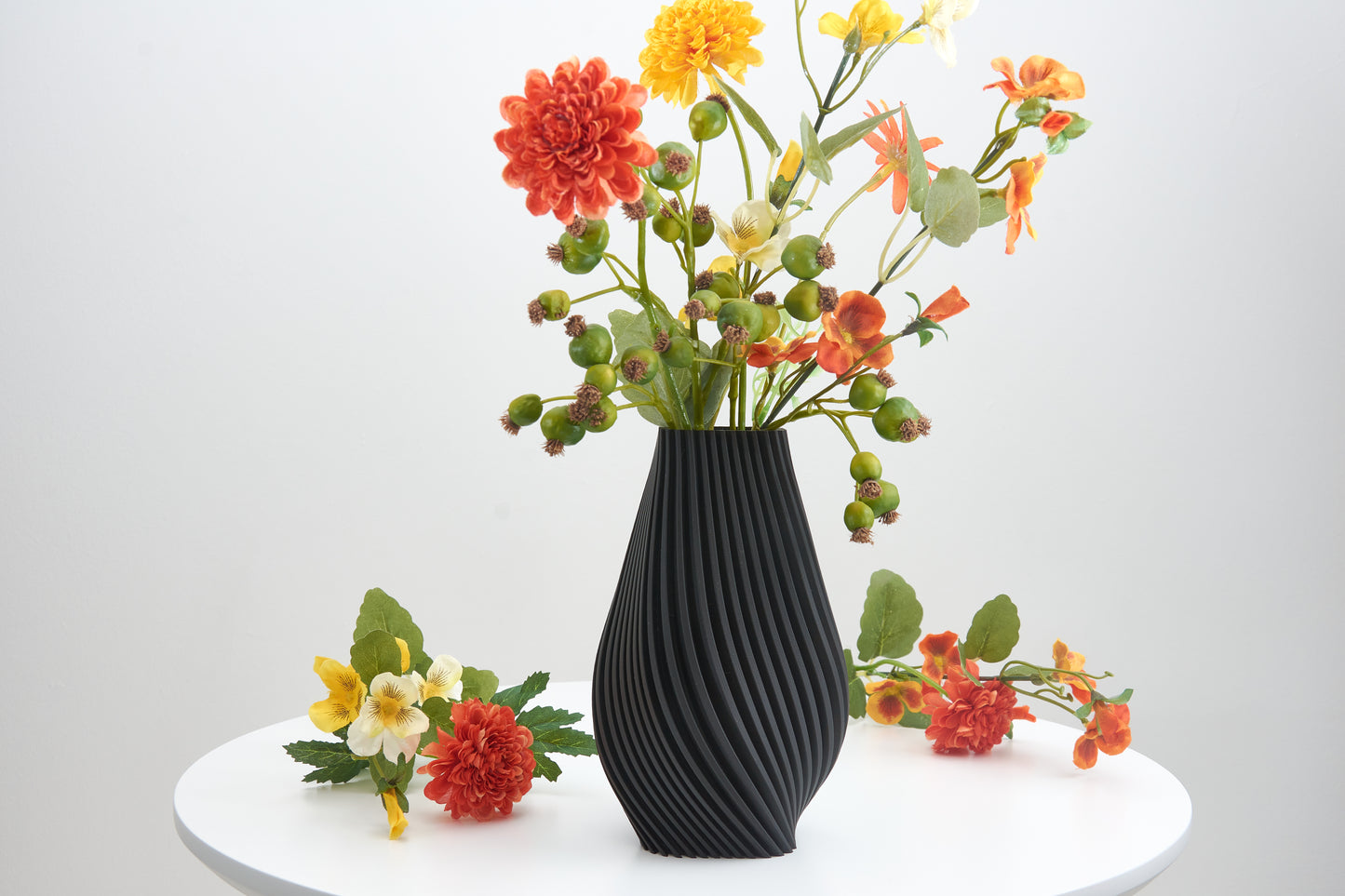 Trendy decorative vase Unique shelf ornament Perfect for dried and artificial flower arrangement Original home decor Gift for flower lovers