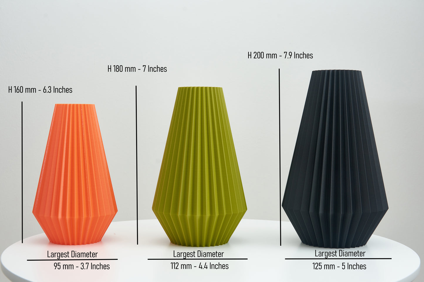 Ribbed decorative vase Perfect for dried flower arrangement Modern shelf ornament Original gift for plant lover Living room decoration