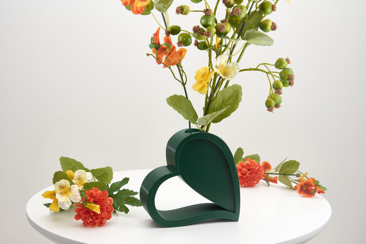 Heart Shaped Vase Pot for Dried Flowers Romantic Love Symbol Decorative flower Vase Home Decor Accent Gift for Plant Lover Symbol of love