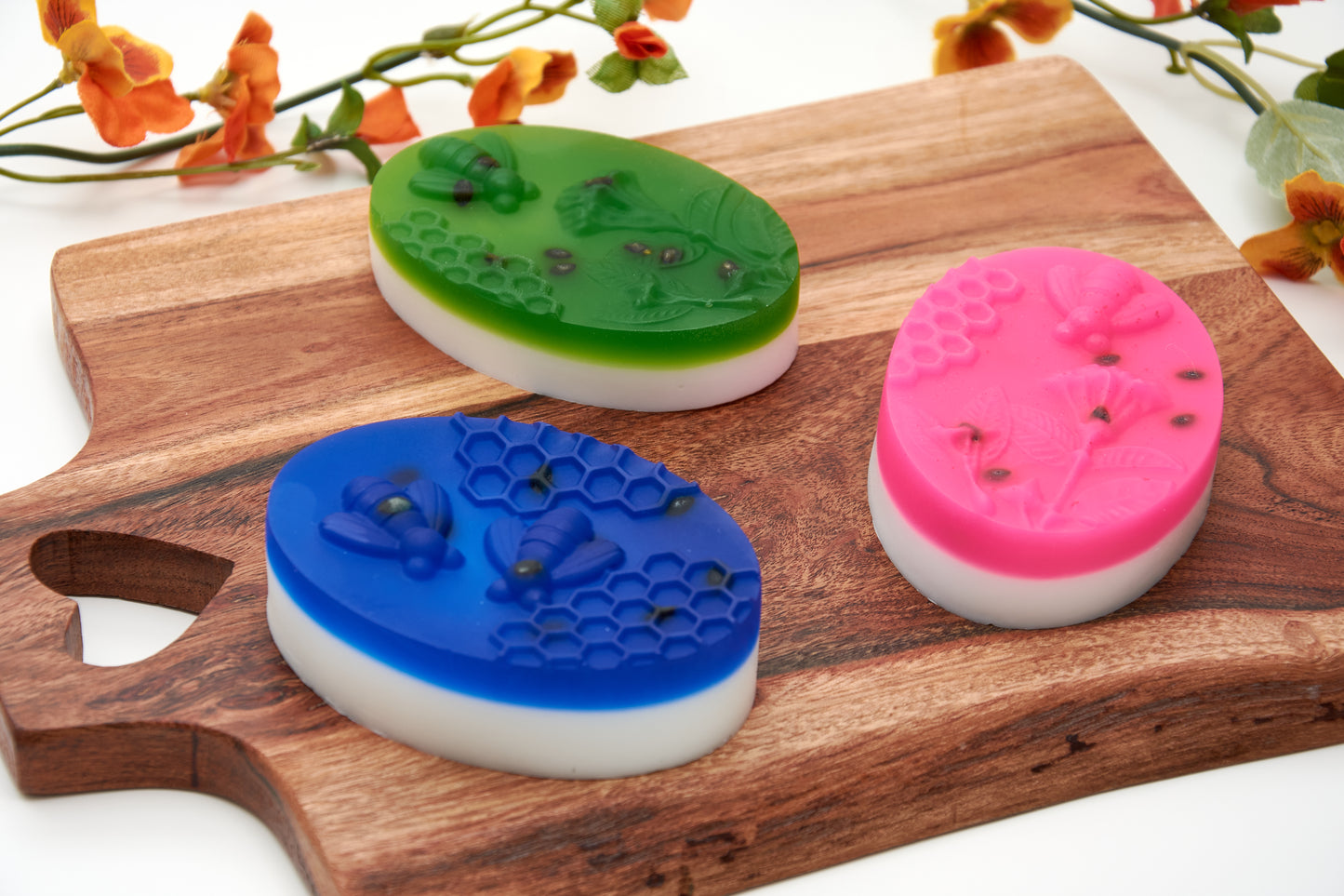 Soap Bee & Honeycomb Set of 3 – Handmade Vegan Soap Bars, Shea Butter Natural Paraben-Free Luxury Honey Soap for Hand and Body, Gift Boxed