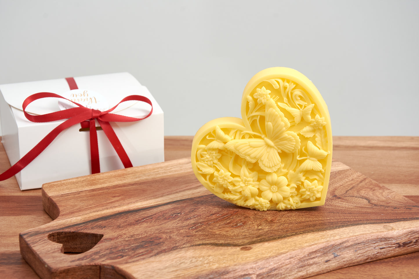 Soap Heart Butterfly & Family Designs | Perfect Gift for Weddings, Baptisms and Parties | Organic Scented Soap | Family Soap Figurine