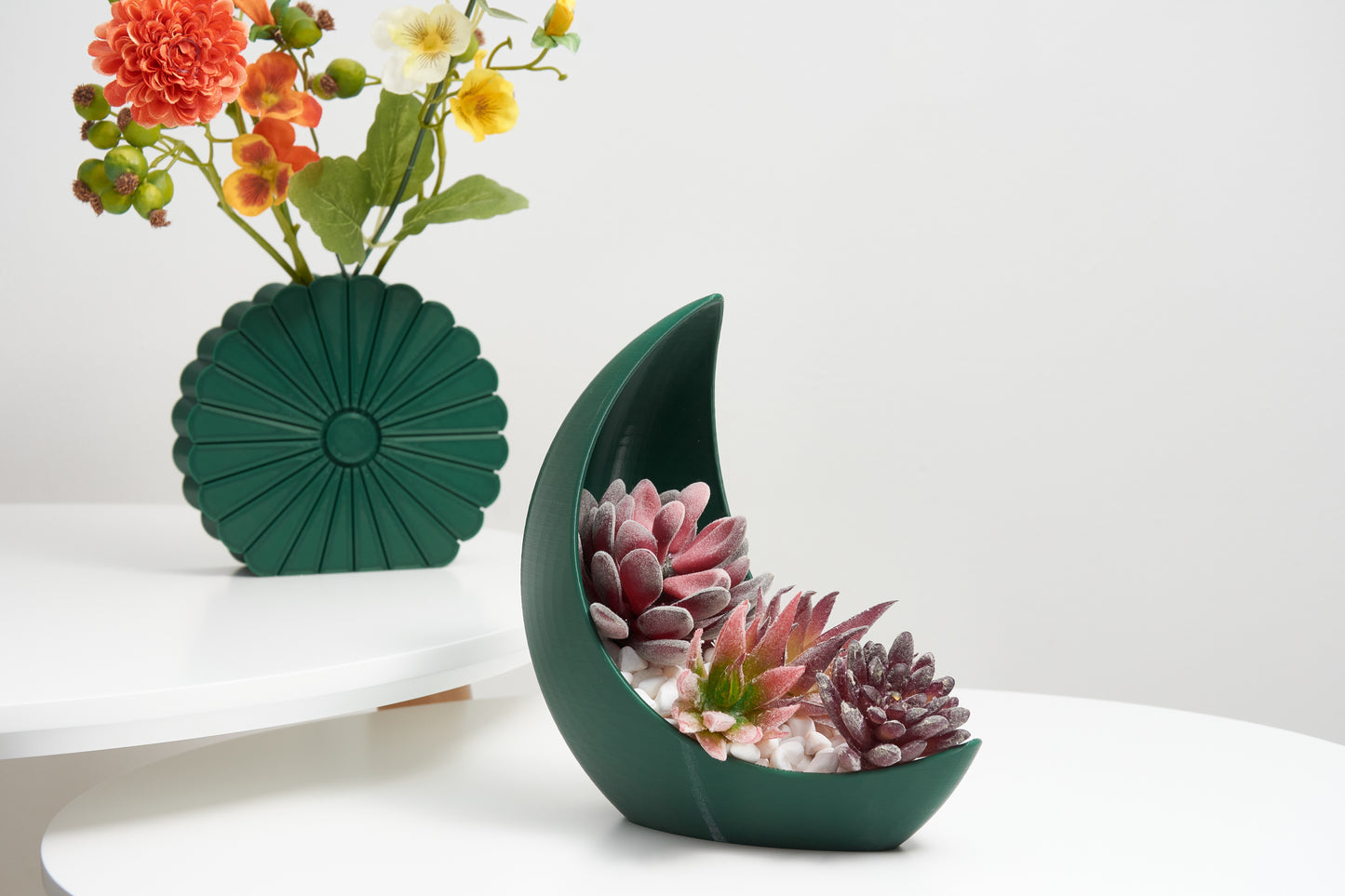 Mystical Moon shaped Planter Celestial Accent for Your Indoor Garden Lunar Beauty Pot Add Cosmic Charm to Your Green Space Magic Gift pot