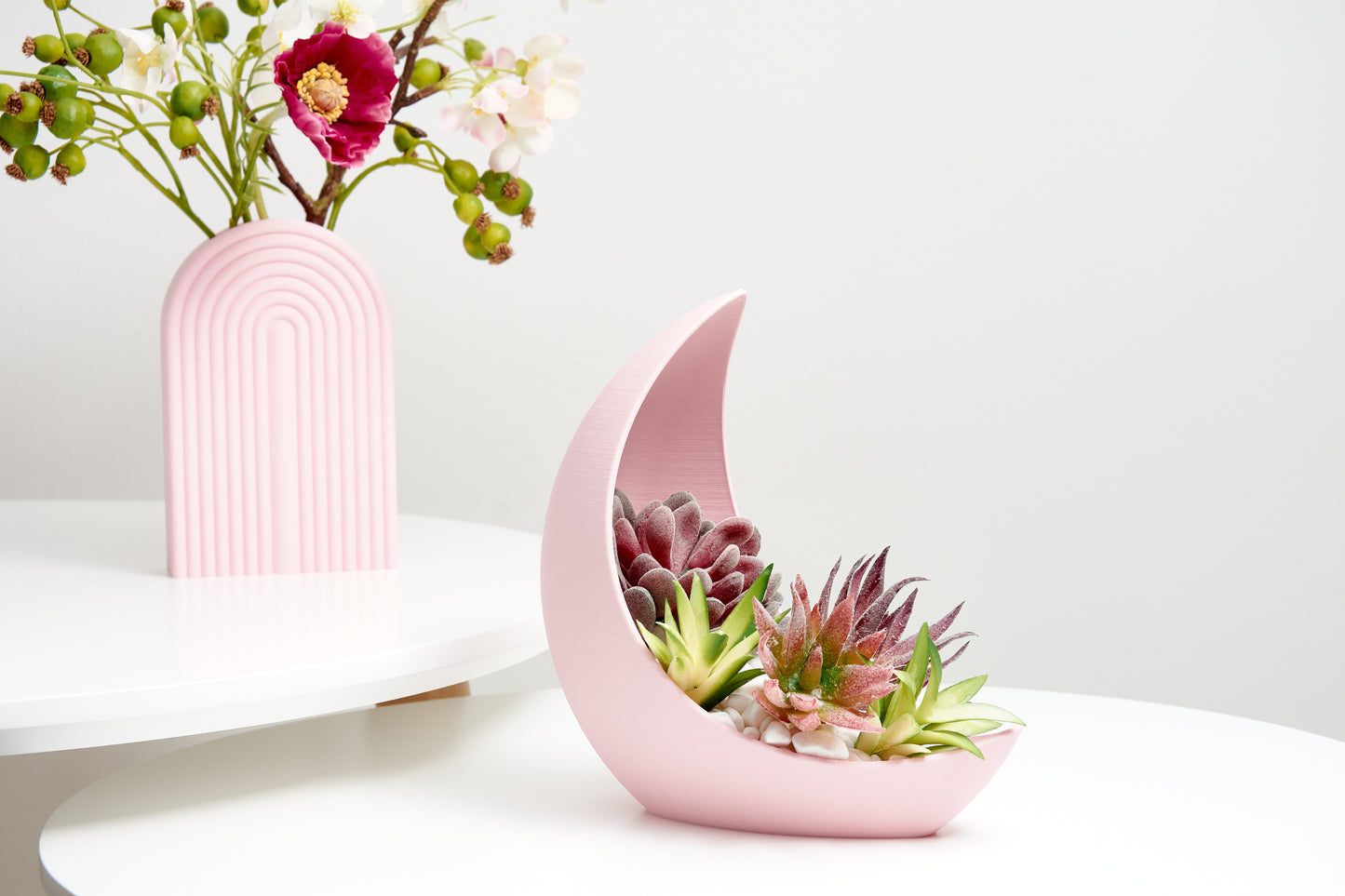 Mystical Moon shaped Planter Celestial Accent for Your Indoor Garden Lunar Beauty Pot Add Cosmic Charm to Your Green Space Magic Gift pot