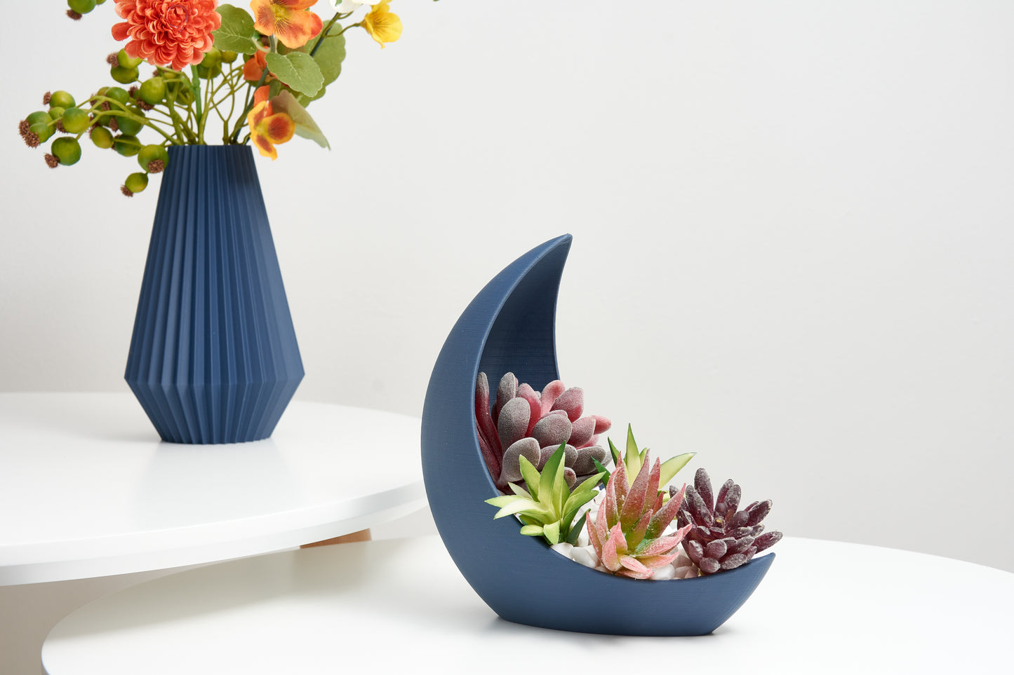 Mystical Moon shaped Planter Celestial Accent for Your Indoor Garden Lunar Beauty Pot Add Cosmic Charm to Your Green Space Magic Gift pot