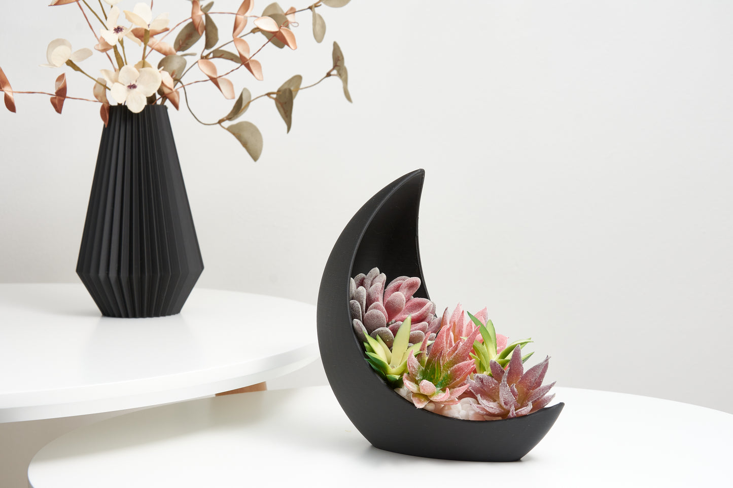 Mystical Moon shaped Planter Celestial Accent for Your Indoor Garden Lunar Beauty Pot Add Cosmic Charm to Your Green Space Magic Gift pot