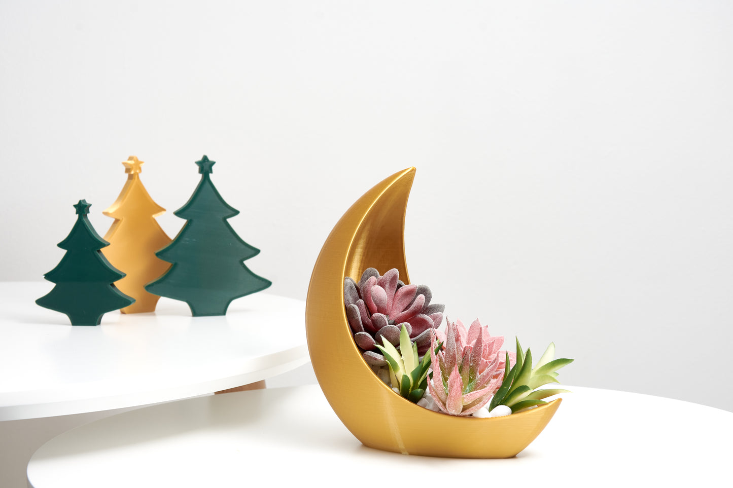 Mystical Moon shaped Planter Celestial Accent for Your Indoor Garden Lunar Beauty Pot Add Cosmic Charm to Your Green Space Magic Gift pot