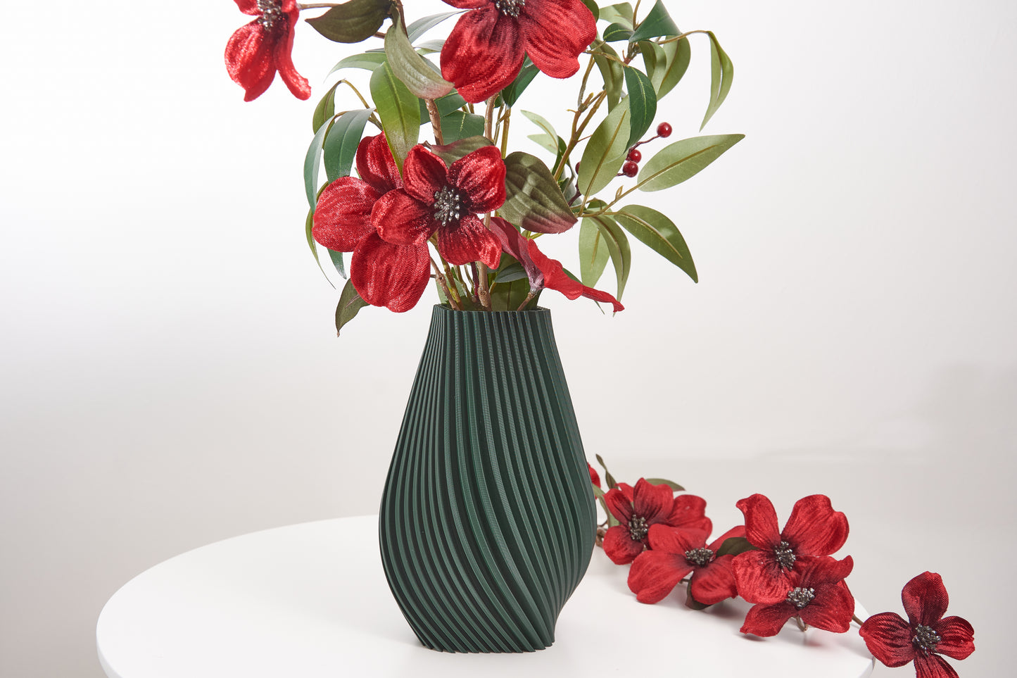 Trendy decorative vase Unique shelf ornament Perfect for dried and artificial flower arrangement Original home decor Gift for flower lovers
