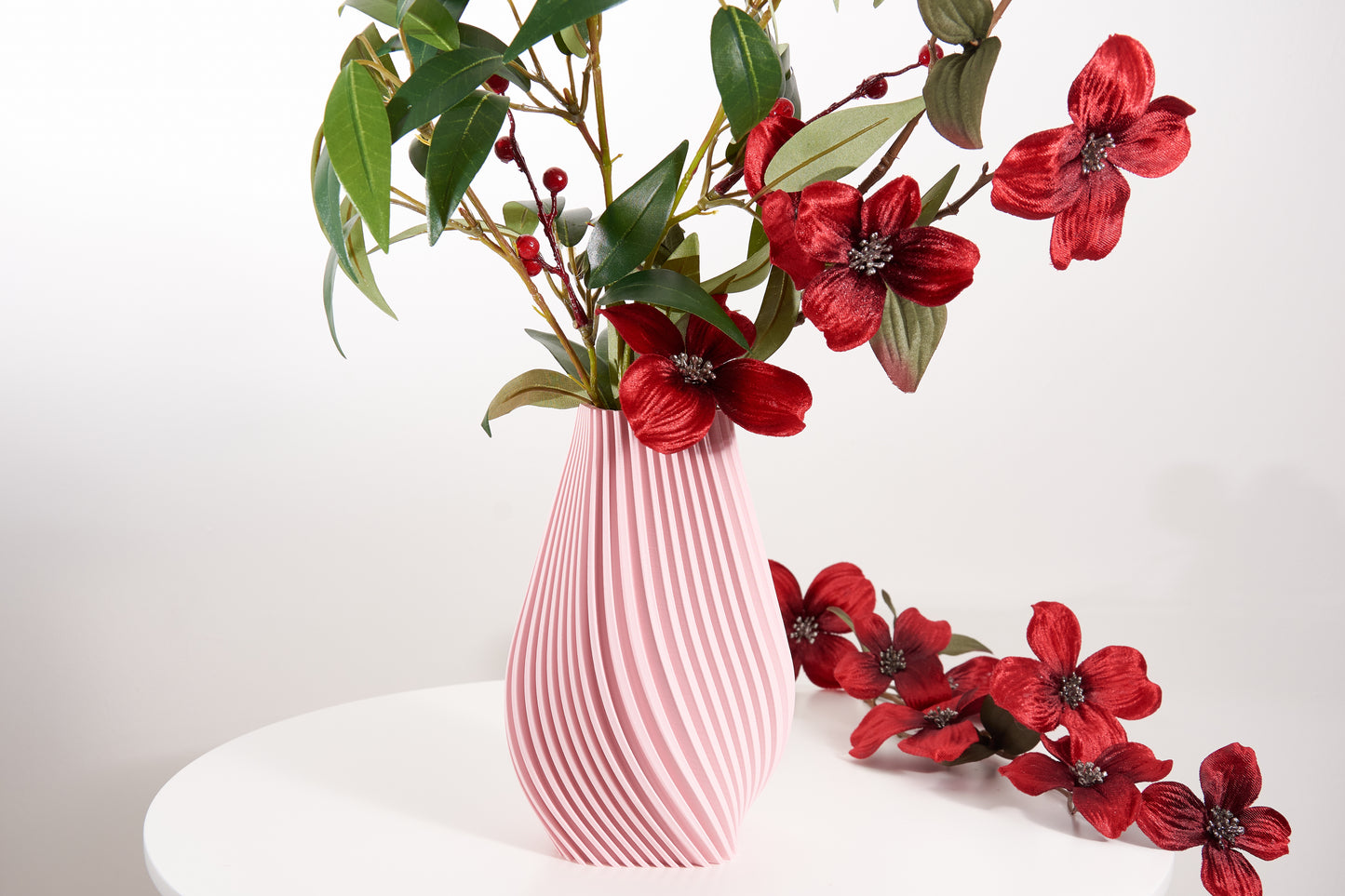 Trendy decorative vase Unique shelf ornament Perfect for dried and artificial flower arrangement Original home decor Gift for flower lovers