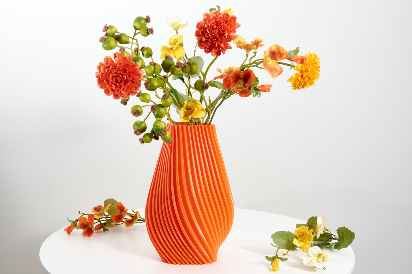 Trendy decorative vase Unique shelf ornament Perfect for dried and artificial flower arrangement Original home decor Gift for flower lovers