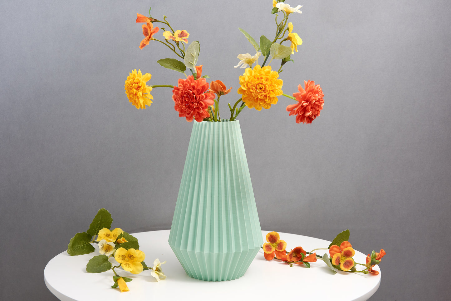 Ribbed decorative vase Perfect for dried flower arrangement Modern shelf ornament Original gift for plant lover Living room decoration