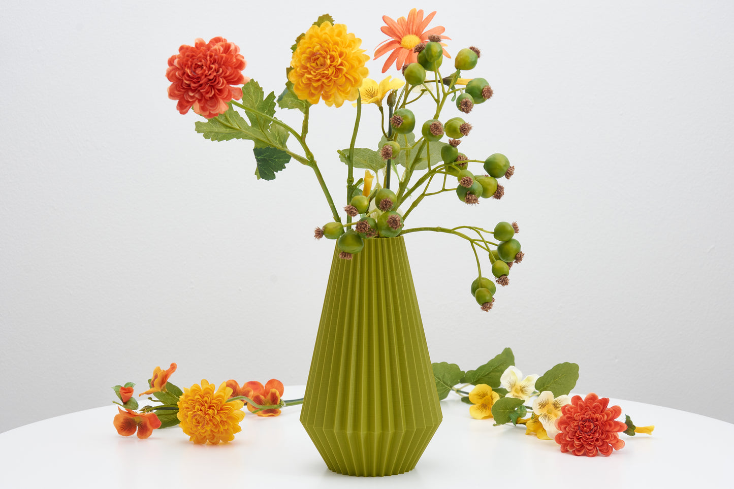 Ribbed decorative vase Perfect for dried flower arrangement Modern shelf ornament Original gift for plant lover Living room decoration