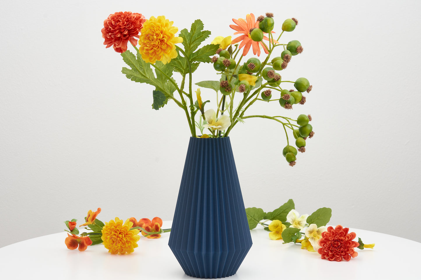 Ribbed decorative vase Perfect for dried flower arrangement Modern shelf ornament Original gift for plant lover Living room decoration