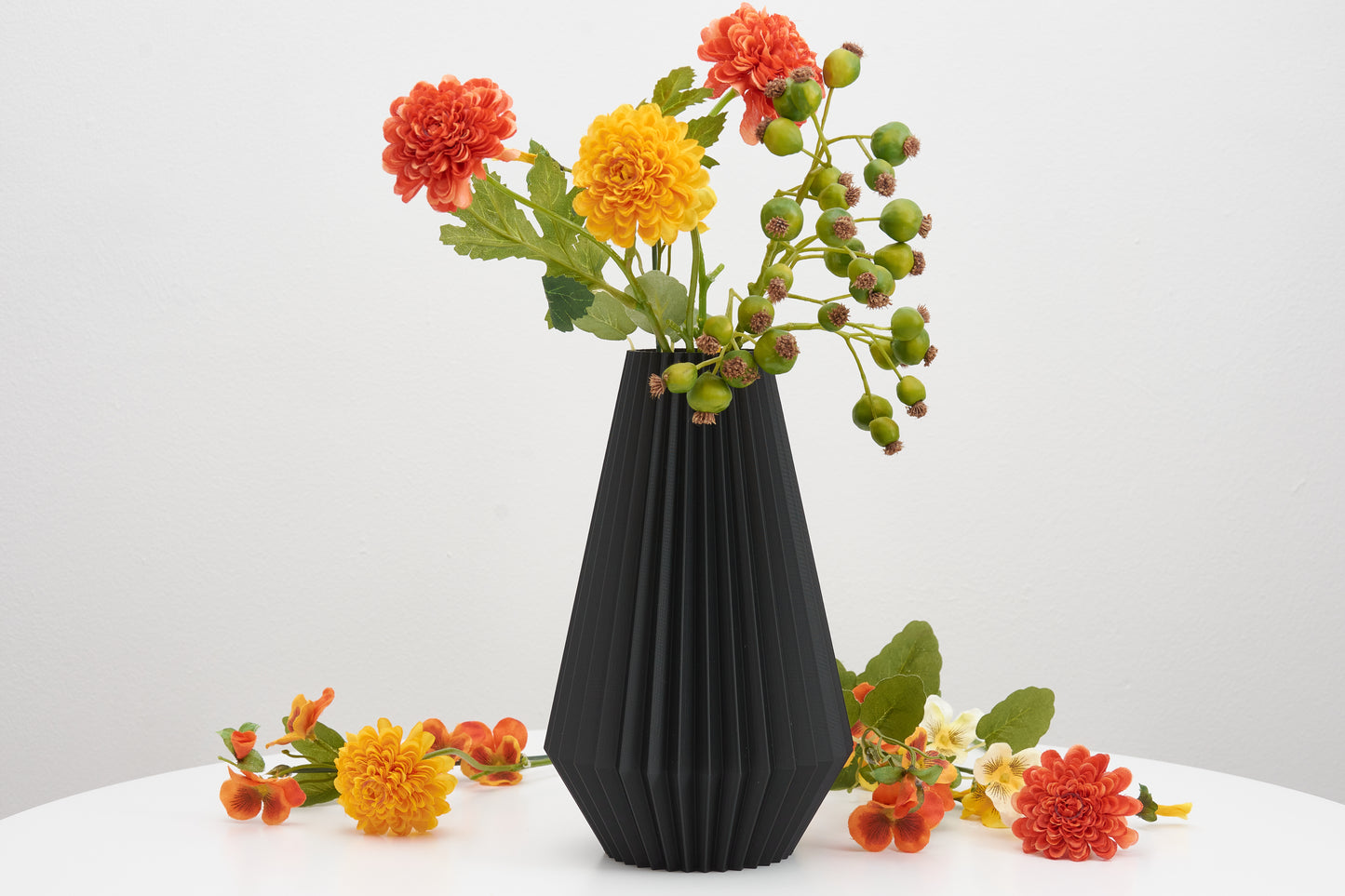 Ribbed decorative vase Perfect for dried flower arrangement Modern shelf ornament Original gift for plant lover Living room decoration