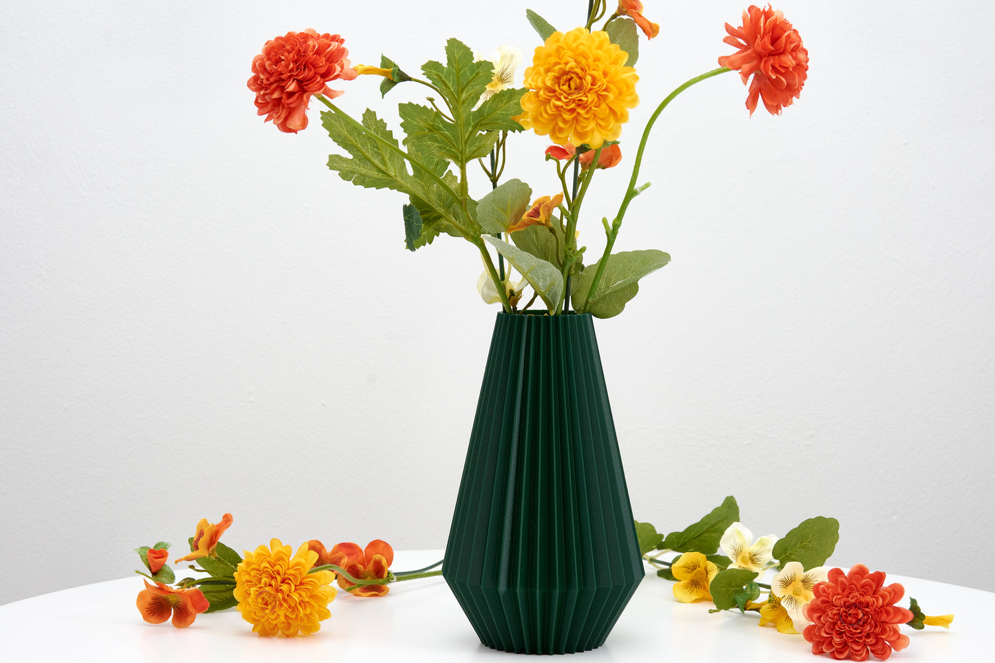 Ribbed decorative vase Perfect for dried flower arrangement Modern shelf ornament Original gift for plant lover Living room decoration