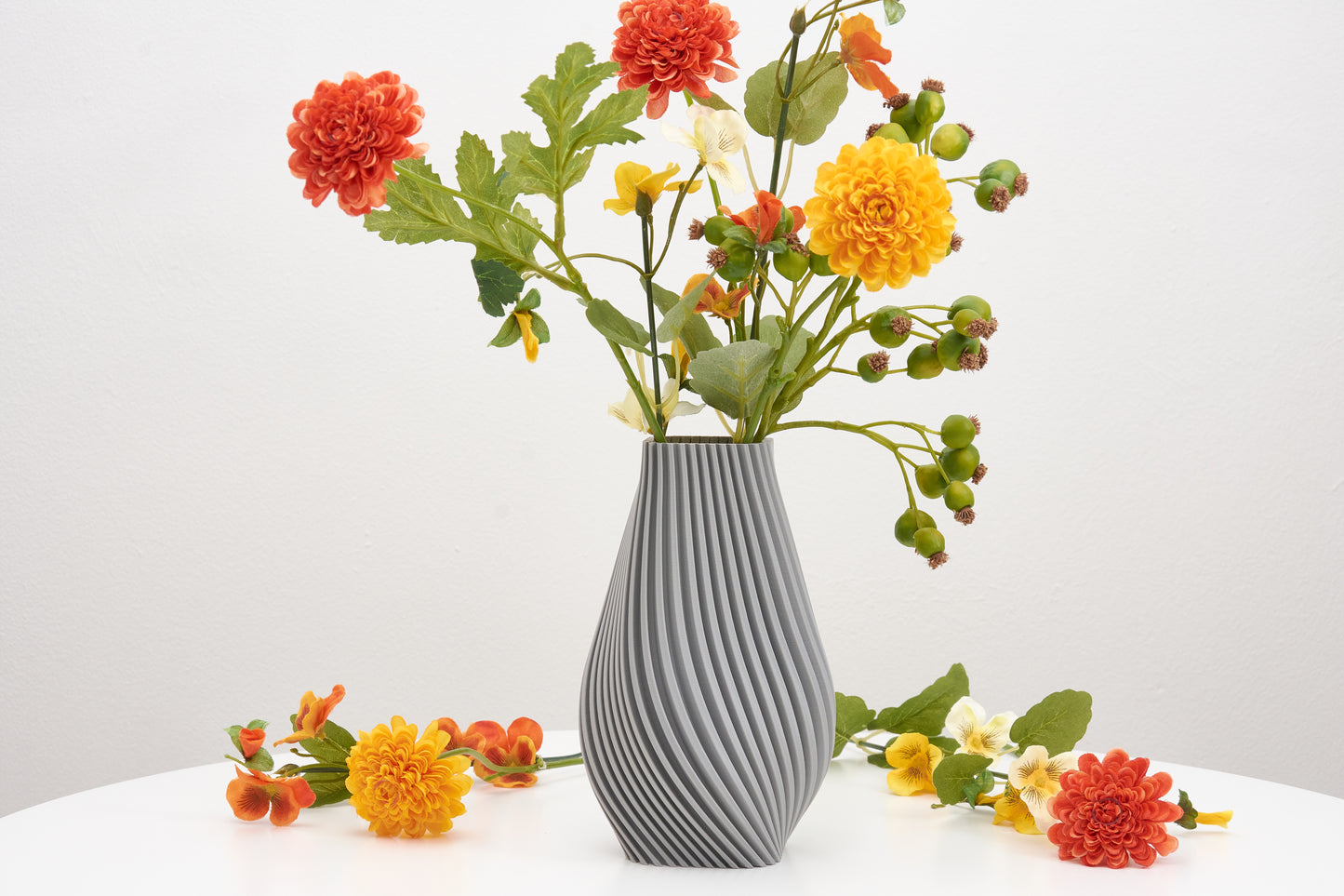Trendy decorative vase Unique shelf ornament Perfect for dried and artificial flower arrangement Original home decor Gift for flower lovers